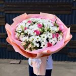 Букет с розовыми розами